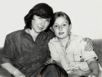 С племянницей Наташей, 1992 -- Фото из архива С. Алексиевич